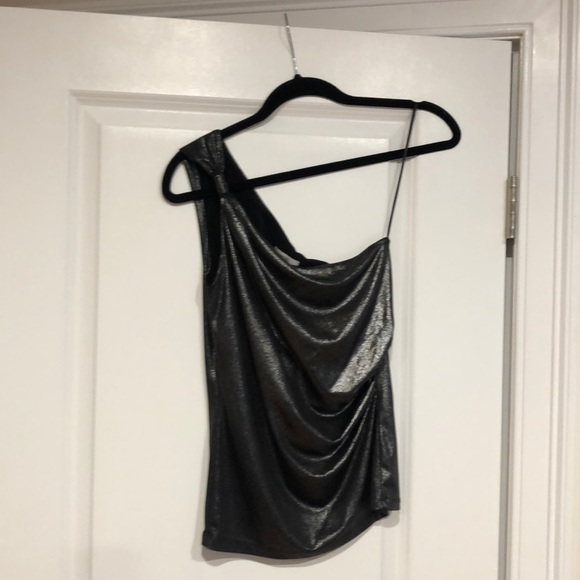 Cache Tops - Silver Cache like new top